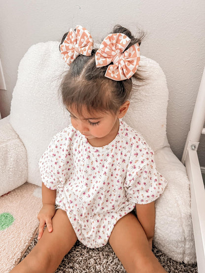 BUTTERFLY PIGGIE STYLE